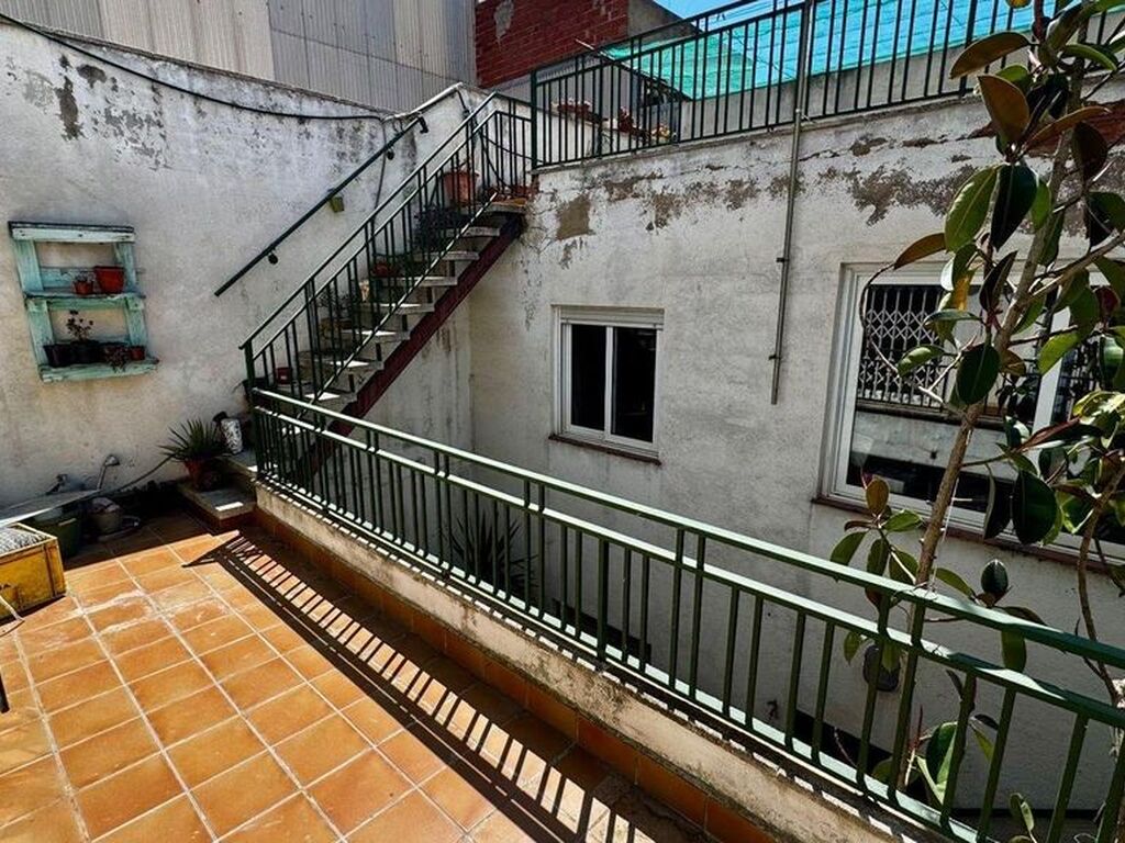Maison de luxe à vendre à Terrassa, 470 000 €, Photo 2