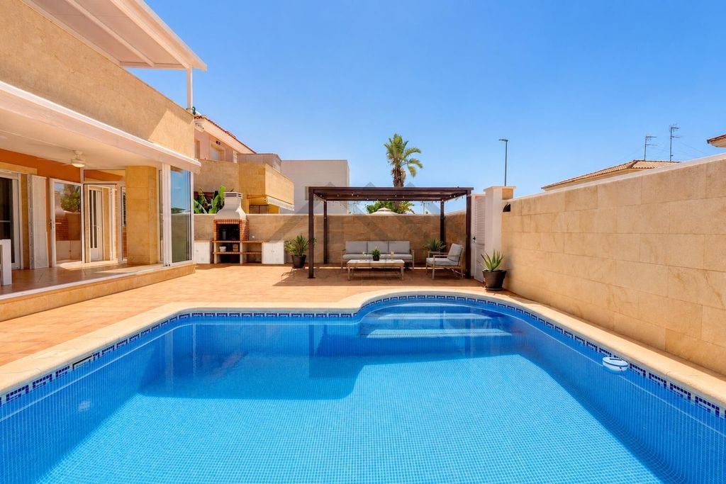 Luxury House for sale in La Pobla de Vallbona, 495 000 €, Photo 2