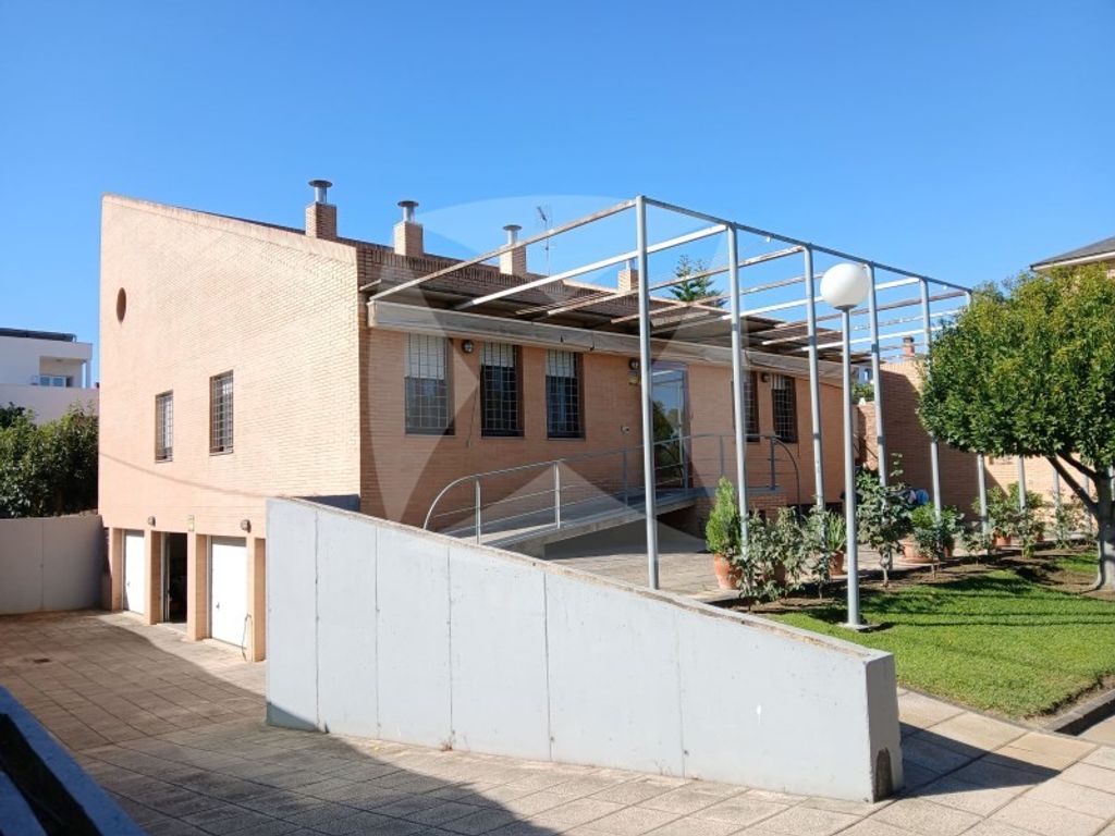 Maison de luxe à vendre à Badajoz, 648 000 €, Photo 2