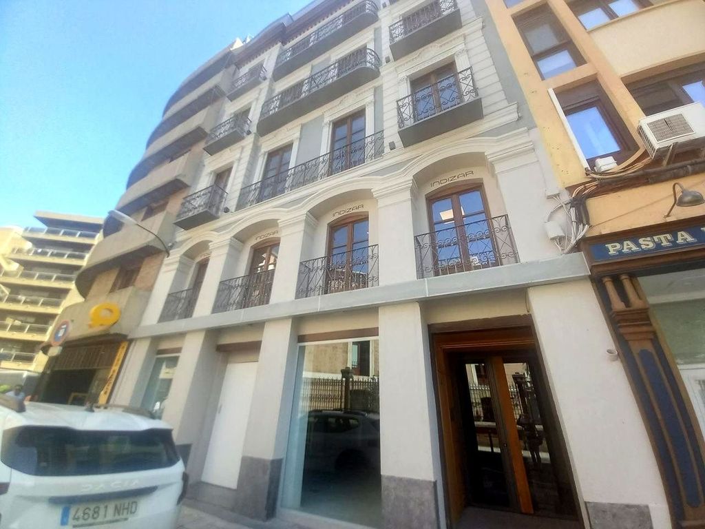 Luxury Apartment for sale in Zaragoza, 950 000 €, Photo 5