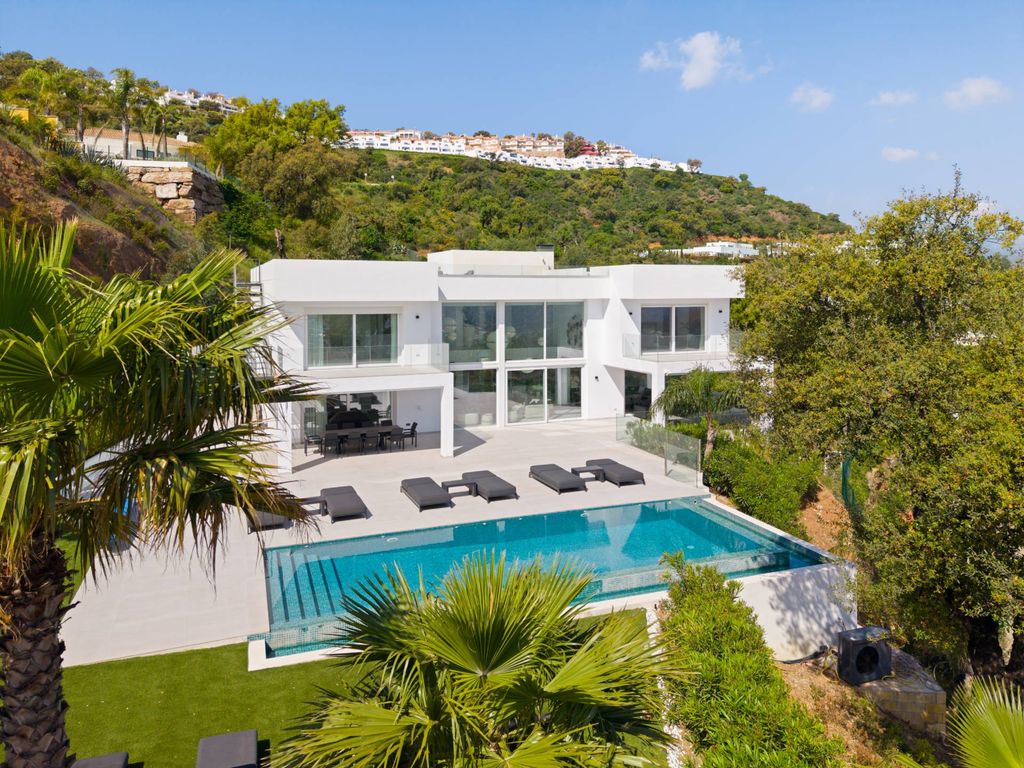 Luxury House for sale in Marbella, 2 890 000 €, Photo 2