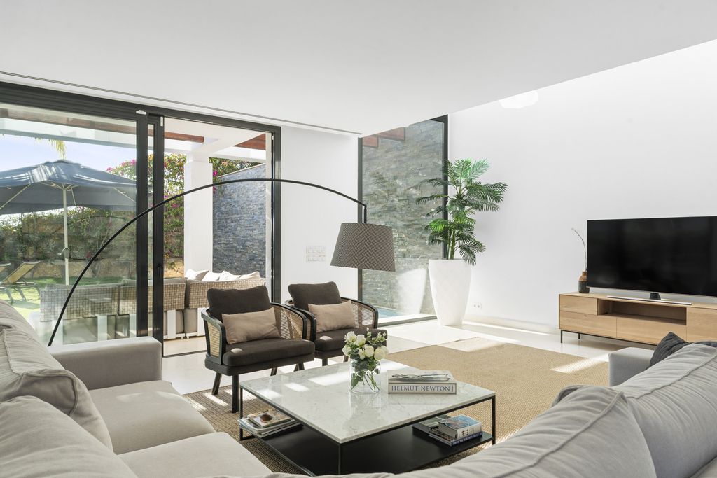 Luxury House for sale in Marbella Del Este, 1 495 000 €, Photo 3