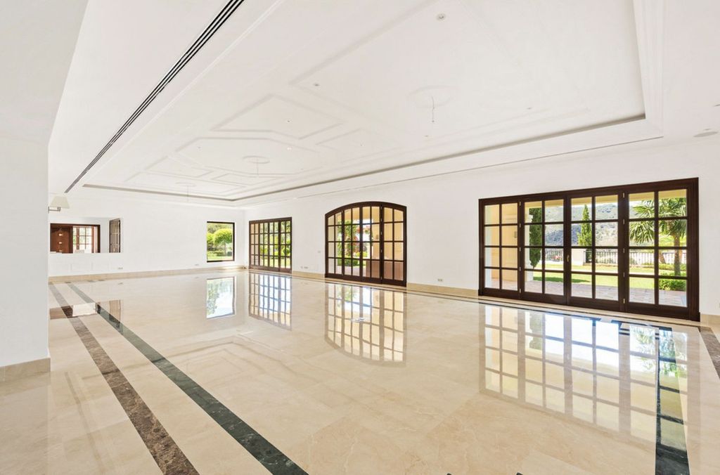 Luxury House for sale in Marbella, 11 800 000 €, Photo 4