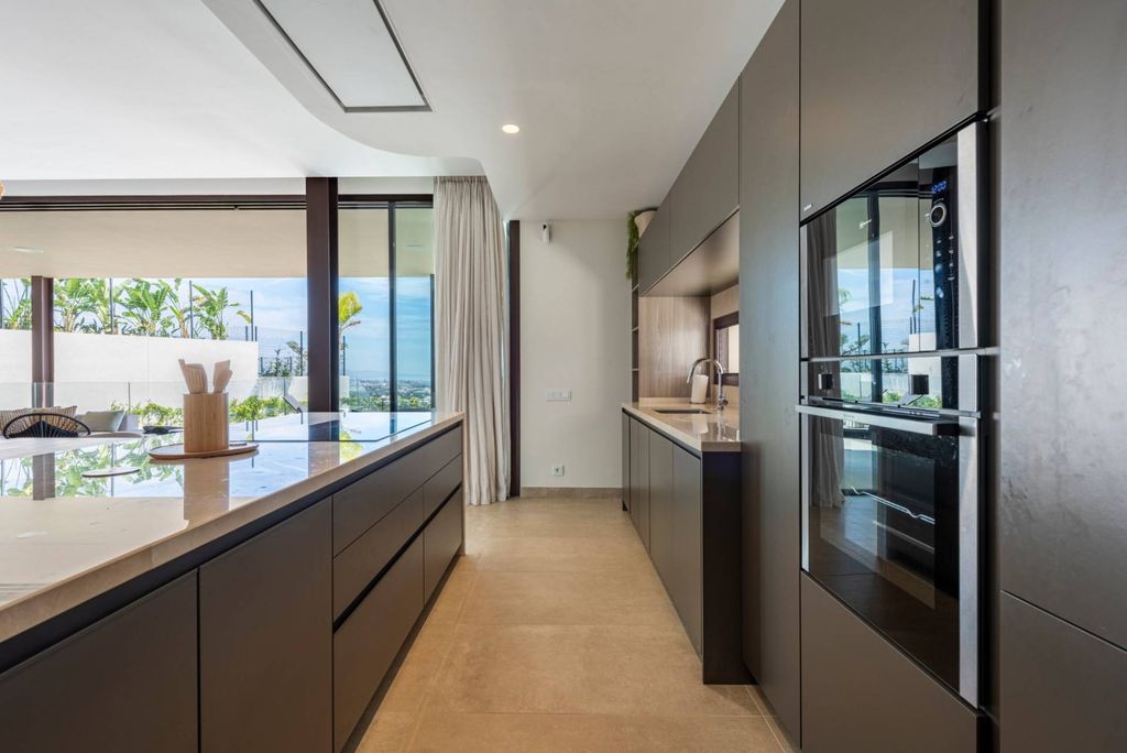 Luxury House for sale in Marbella, 2 340 000 €, Photo 5