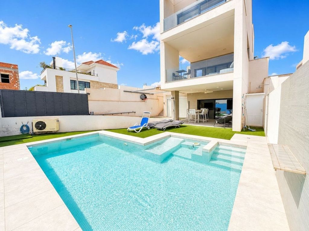 Luxury House for sale in Benijofar, 795 995 €, Photo 2