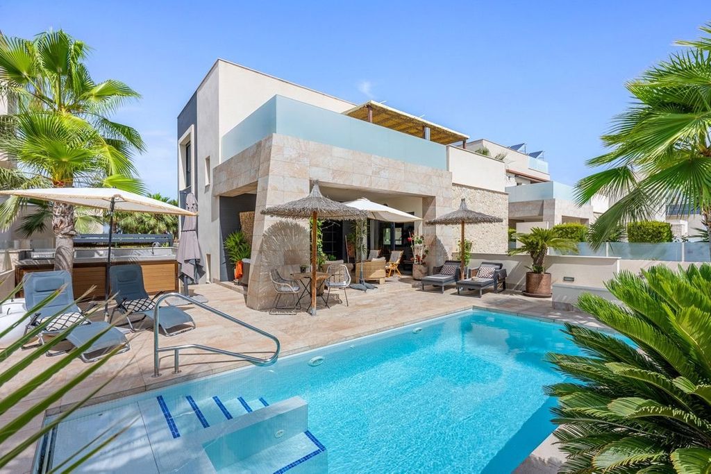 Luxury House for sale in Benijofar, 699 000 €, Photo 2