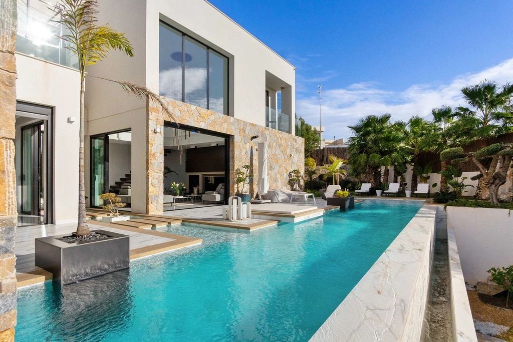 Luxury House for sale in Playas de Orihuela, 2 650 000 €, Photo 1