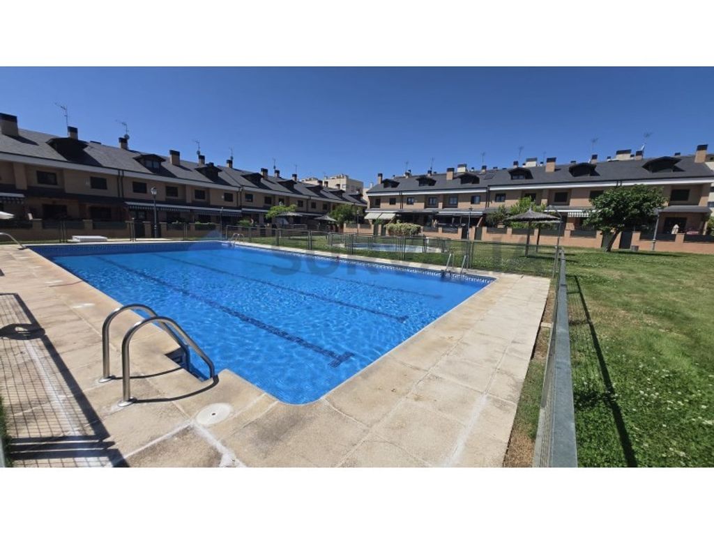 Luxury House for sale in Fuenlabrada, 787 000 €, Photo 2