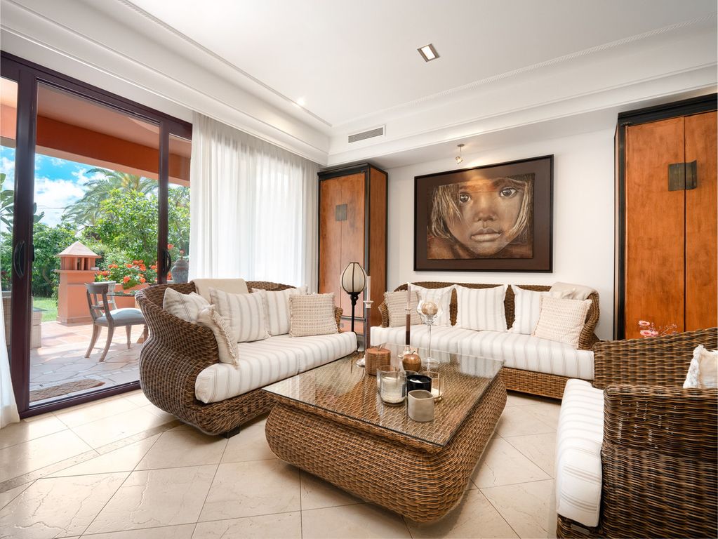 Maison de luxe à vendre à Marbella, 1 595 000 €, Photo 2