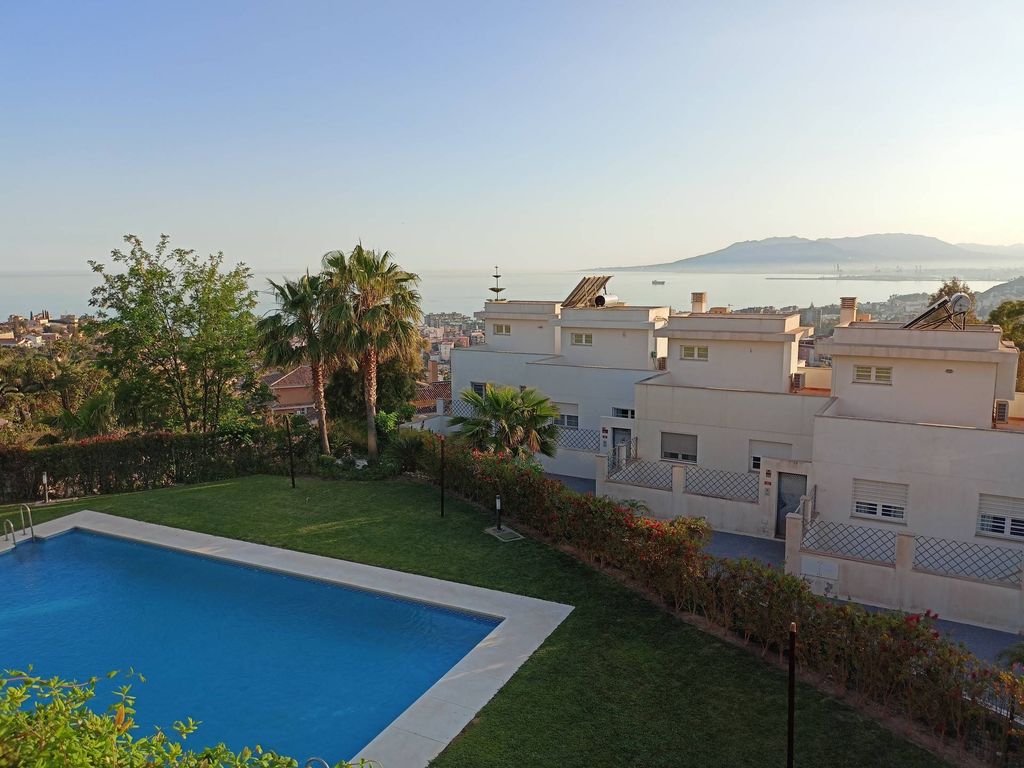 Maison de luxe à vendre à Málaga, 829 000 €, Photo 2