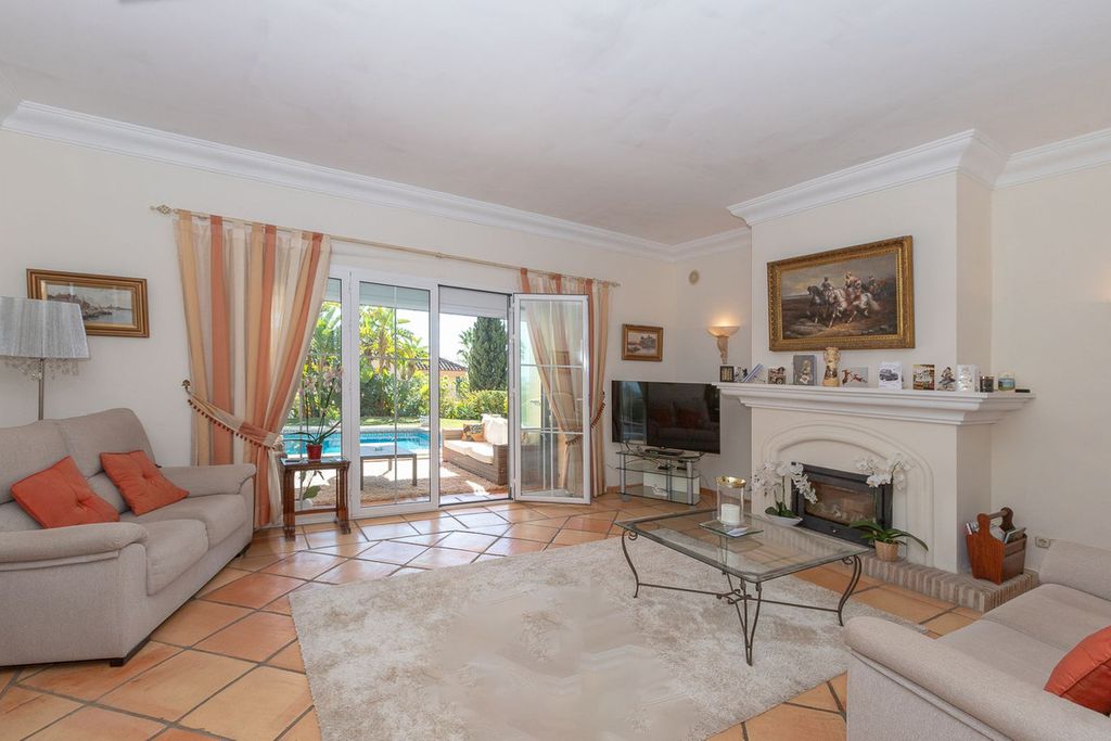 Maison de luxe à vendre à Elviria, 1 950 000 €, Photo 2