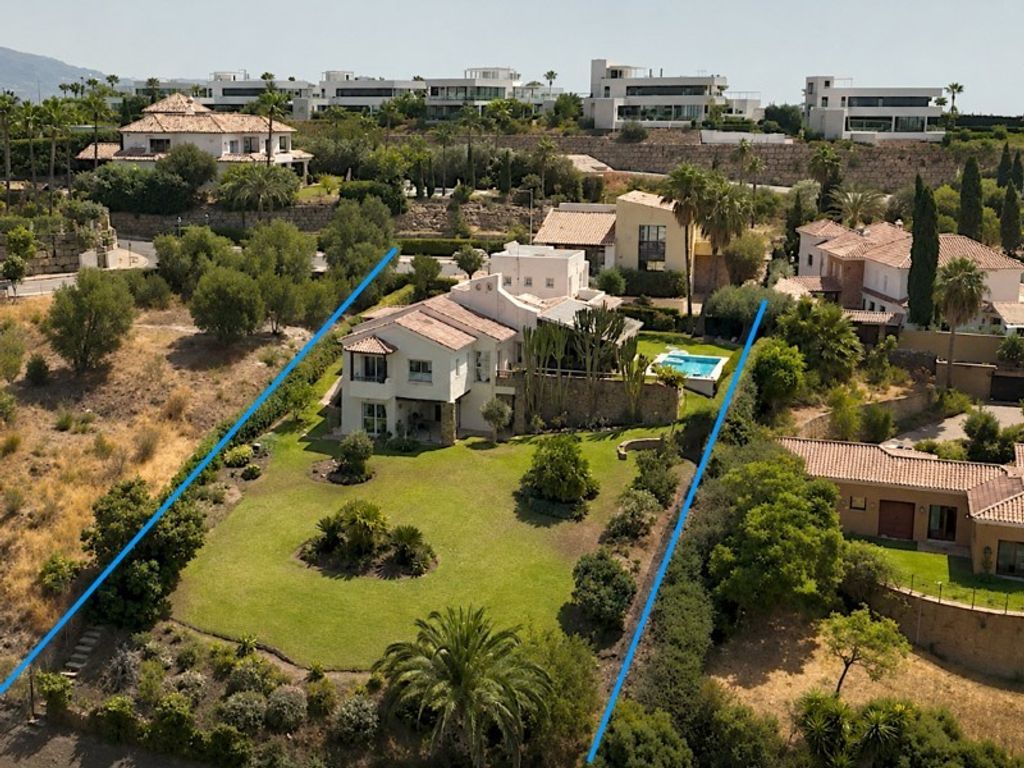 Luxury House for sale in Benahavís, 1 950 000 €, Photo 2
