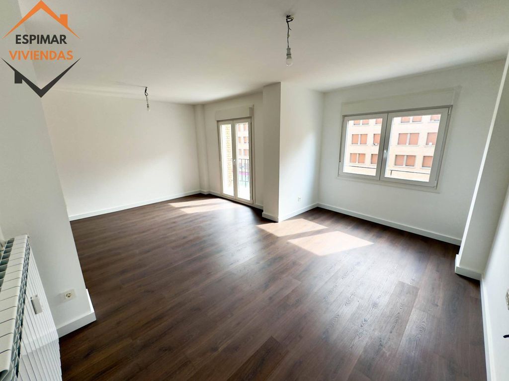 Luxury Apartment for sale in Zaragoza, 417 000 €, Photo 2