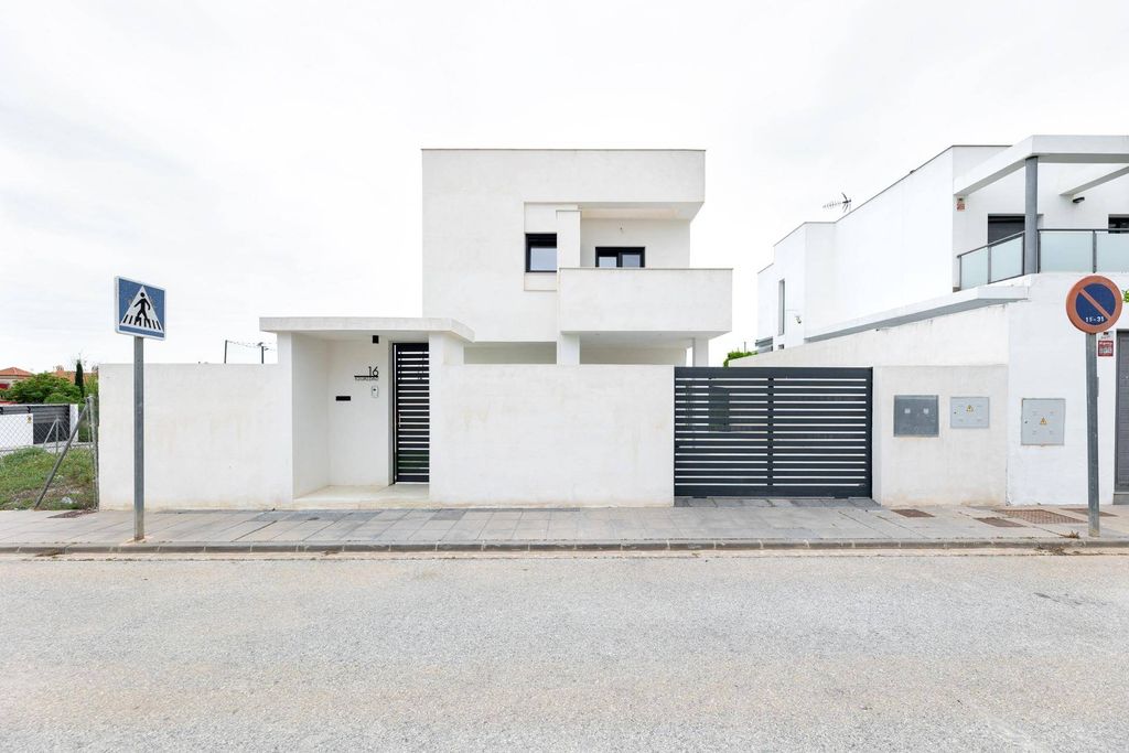 Maison de luxe à vendre à Zubia, 400 000 €, Photo 2