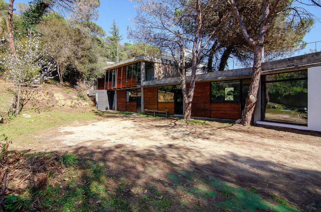 Luxury House for sale in Vallromanes, 649 000 €, Photo 2