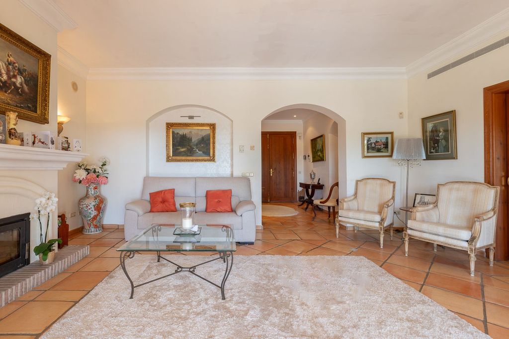 Maison de luxe à vendre à Elviria, 1 950 000 €, Photo 3