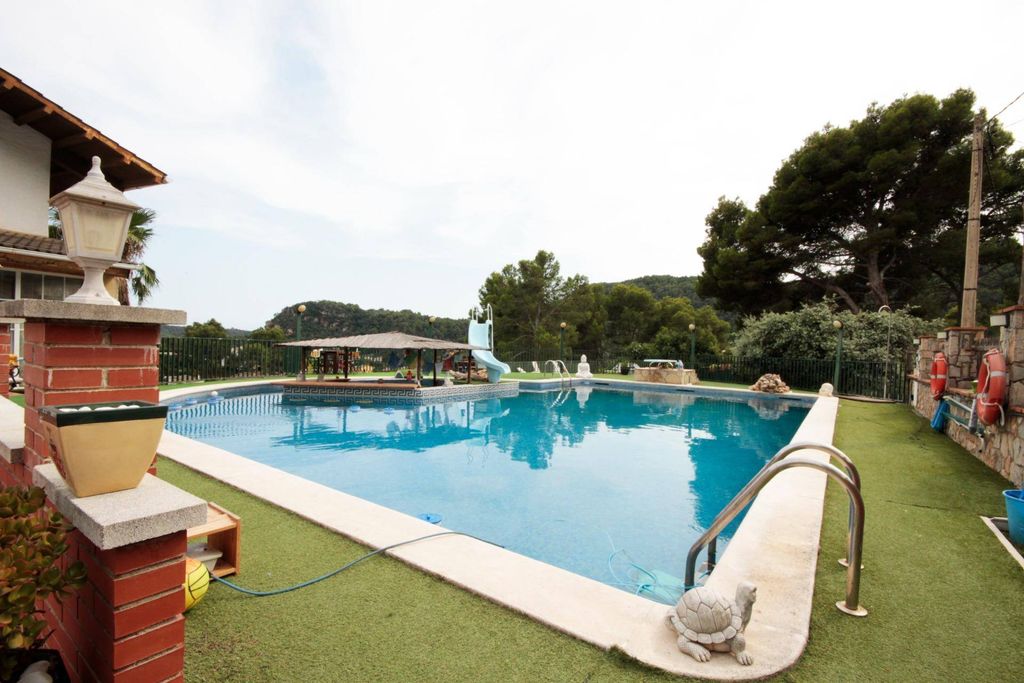 Maison de luxe à vendre à Torrelles de Llobregat, 870 000 €, Photo 4