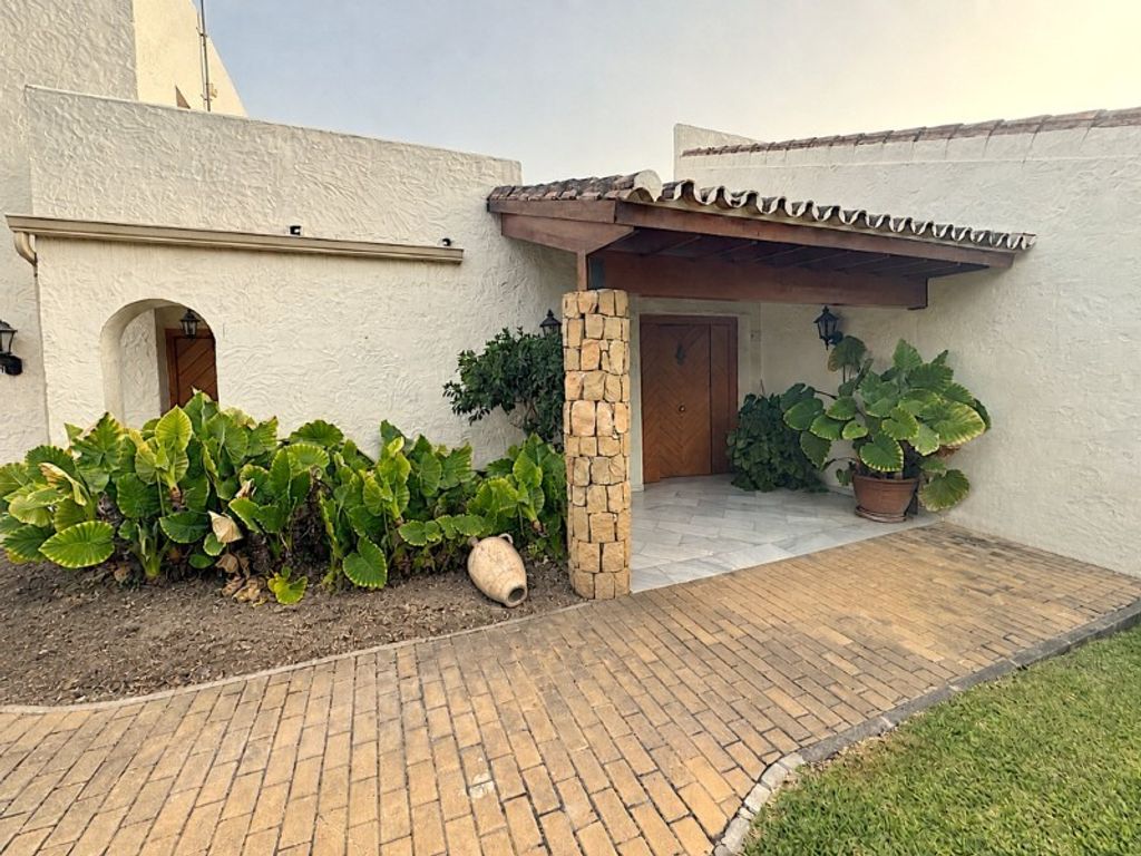 Luxury House for sale in Benahavís, 1 950 000 €, Photo 5