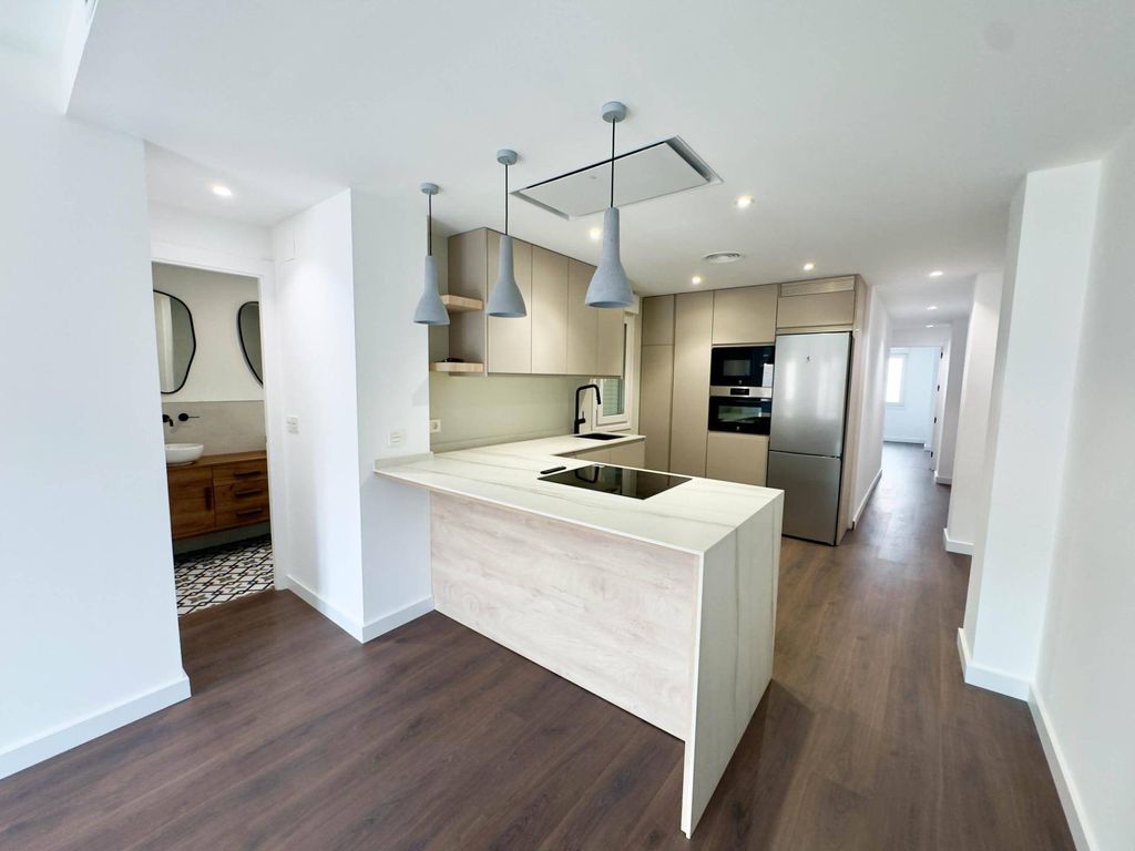Luxury Apartment for sale in Zaragoza, 417 000 €, Photo 6