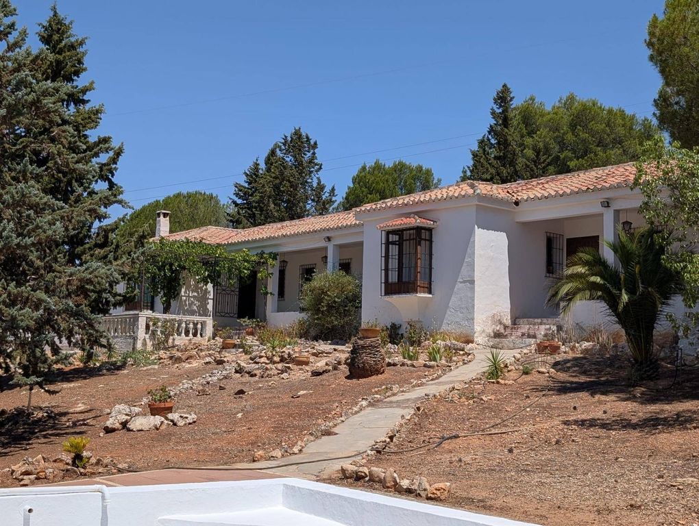 Luxury House for sale in Loja, 1 600 000 €, Photo 6