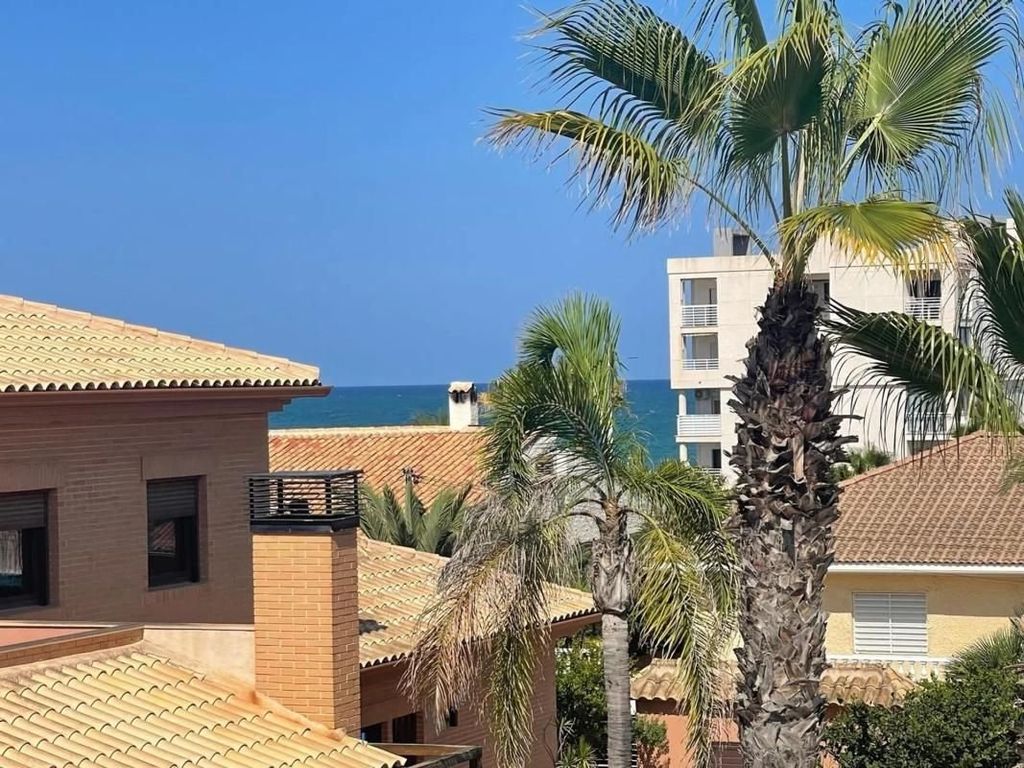 Maison de luxe à vendre à Torrevieja, 670 000 €, Photo 2