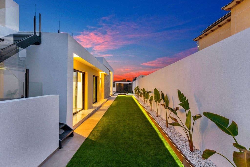 Maison de luxe à vendre à Torrevieja, 700 000 €, Photo 3