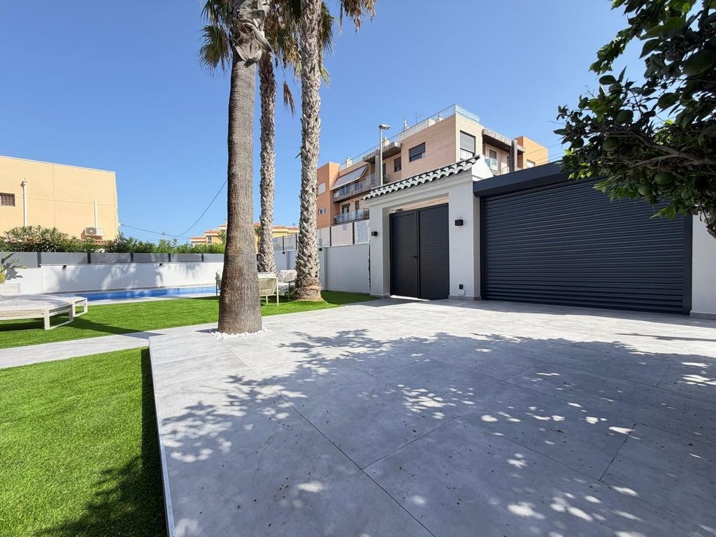 Maison de luxe à vendre à Torrevieja, 749 000 €, Photo 7