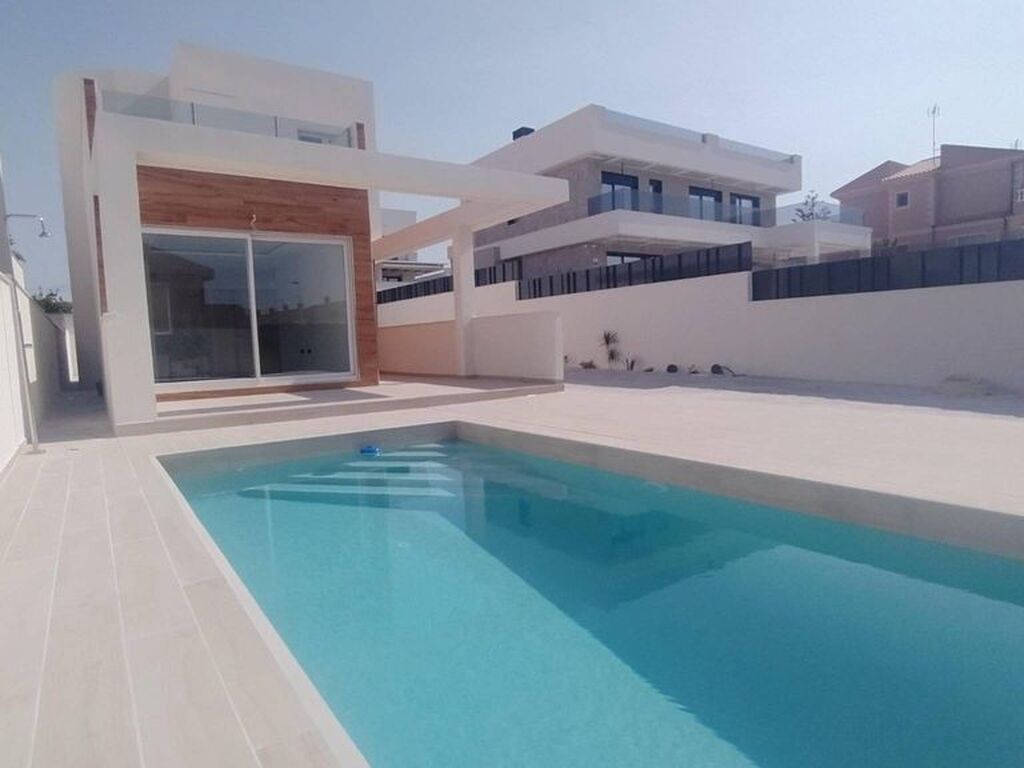 Luxury House for sale in Torrevieja, 640 000 €, Photo 2