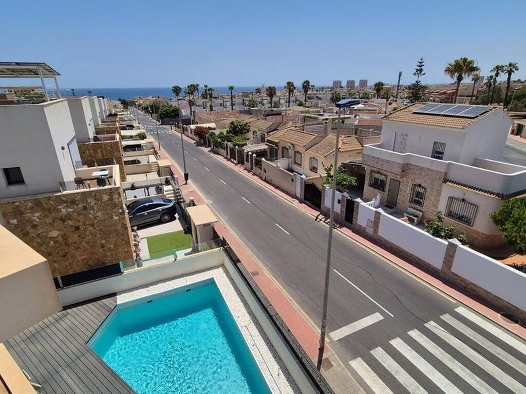 Maison de luxe à vendre à Torrevieja, 785 000 €, Photo 2