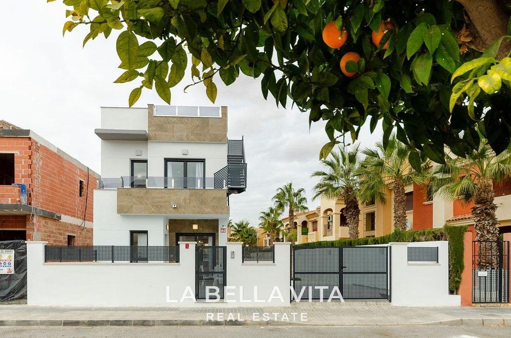 Maison de luxe à vendre à Torrevieja, 424 000 €, Photo 2