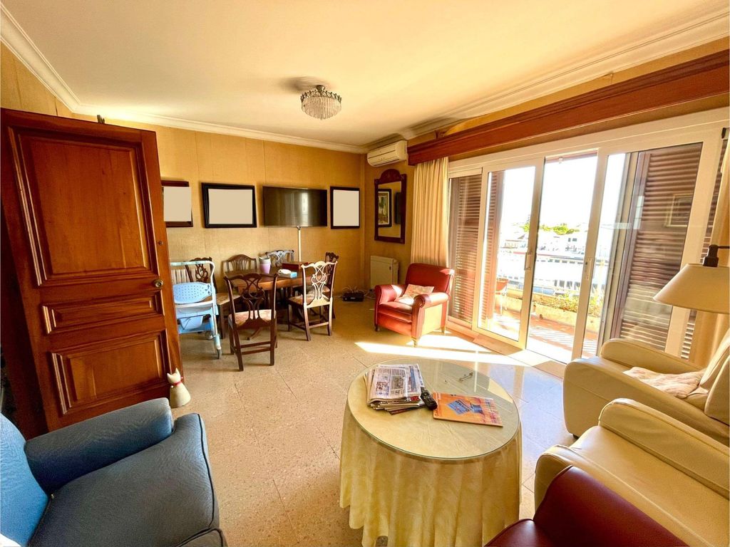 Luxury Apartment for sale in Maó, 490 000 €, Photo 6
