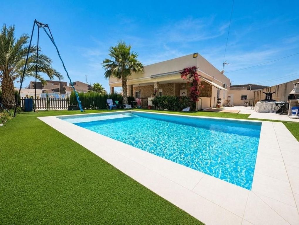 Maison de luxe à vendre à Torrevieja, 440 000 €, Photo 1