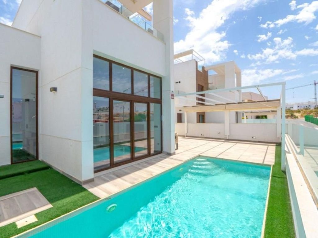 Maison de luxe à vendre à Torrevieja, 515 000 €, Photo 1