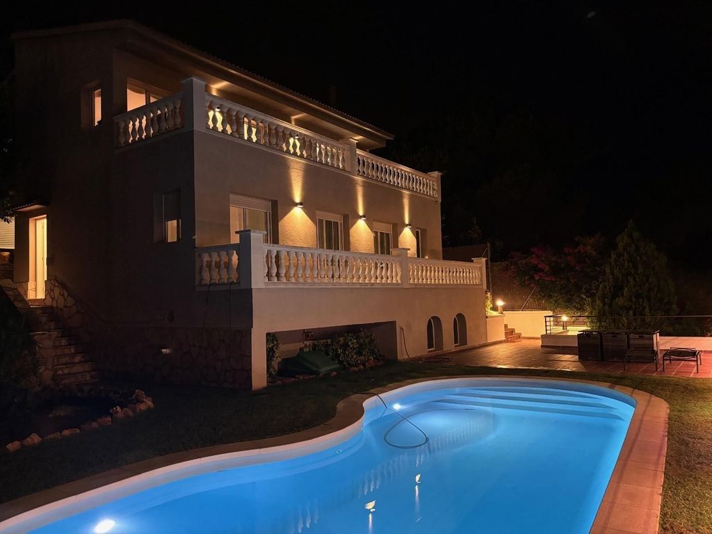 Maison de luxe à vendre à Calella, 615 000 €, Photo 1