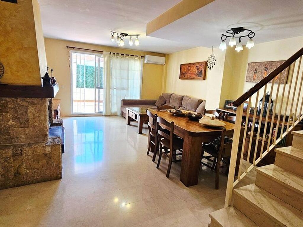 Luxury House for sale in Benalmádena, 580 000 €, Photo 1
