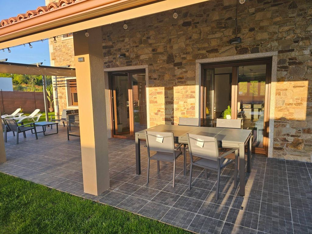 Luxury House for sale in Miño, 869 000 €, Photo 2