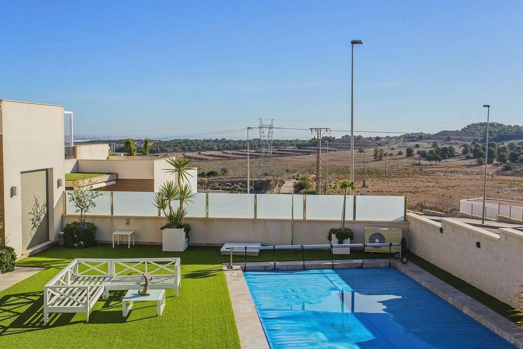 Luxury House for sale in San Miguel de Salinas, 565 000 €, Photo 2