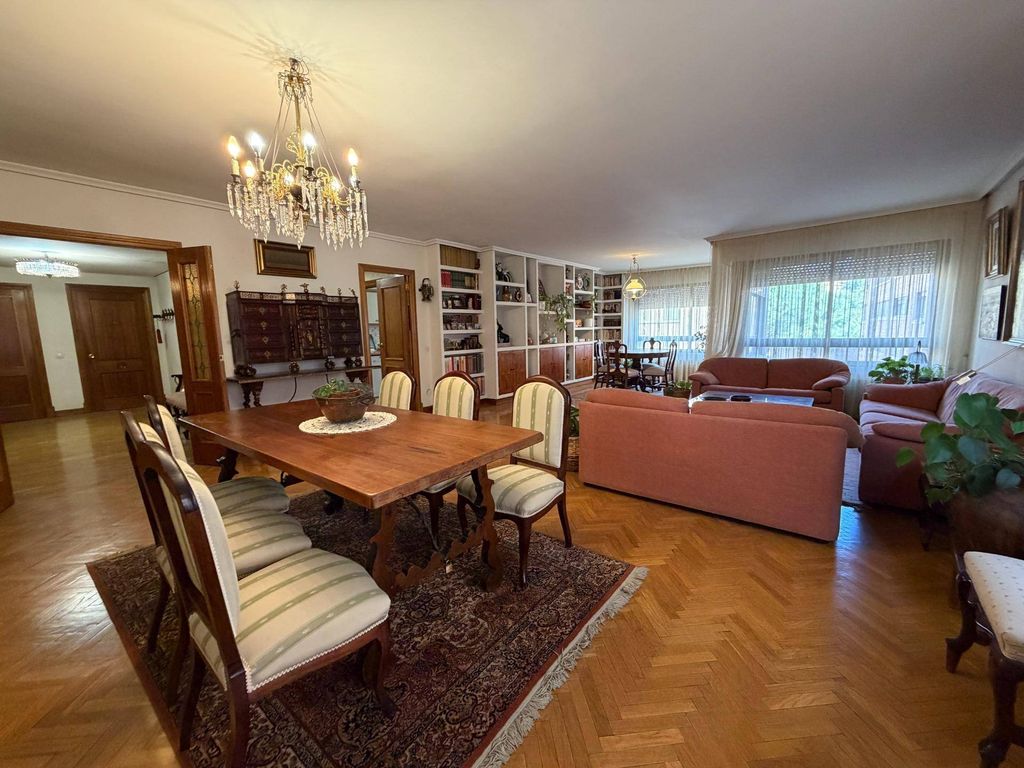 Luxury Apartment for sale in Segovia, 680 000 €, Photo 2