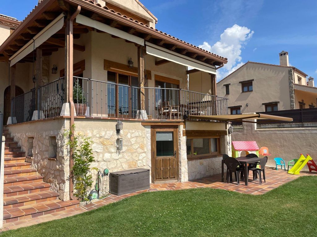 Maison de luxe à vendre à La Lastrilla, 777 000 €, Photo 2