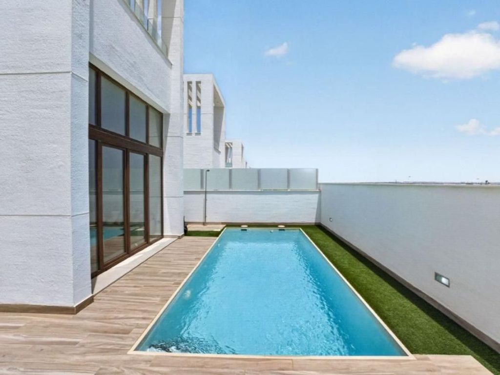 Maison de luxe à vendre à Torrevieja, 495 000 €, Photo 3