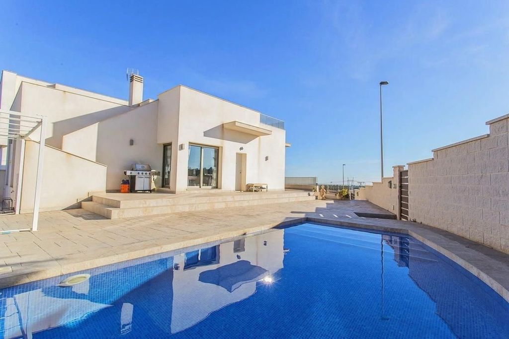 Luxury House for sale in San Miguel de Salinas, 565 000 €, Photo 5