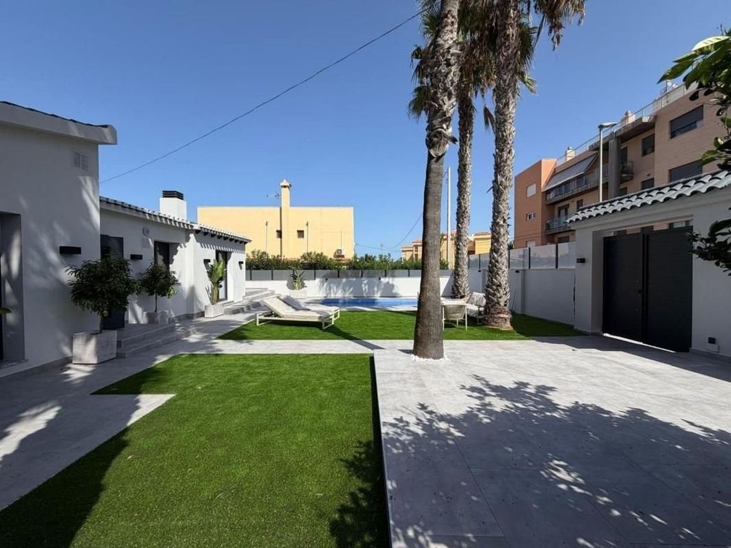 Maison de luxe à vendre à Torrevieja, 749 000 €, Photo 6