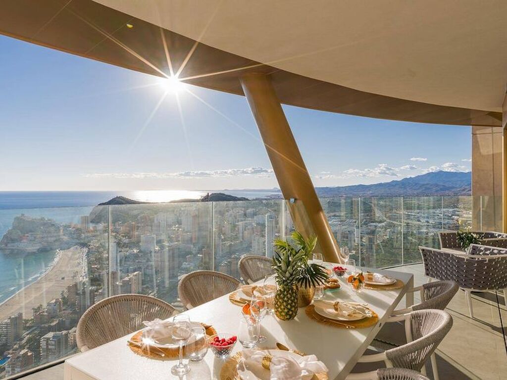 Luxury Apartment for sale in Benidorm, 994 999 €, Photo 1