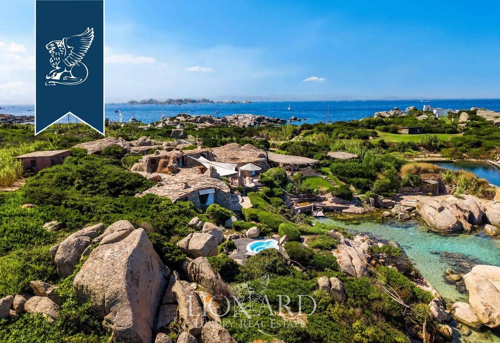 Luxury House for sale in Santa Teresa Gallura, 18 000 000 €, Photo 1