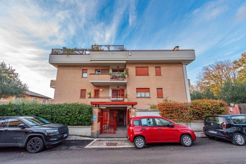 Luxury Apartment for sale in Grottaferrata, 599 000 €, Photo 1
