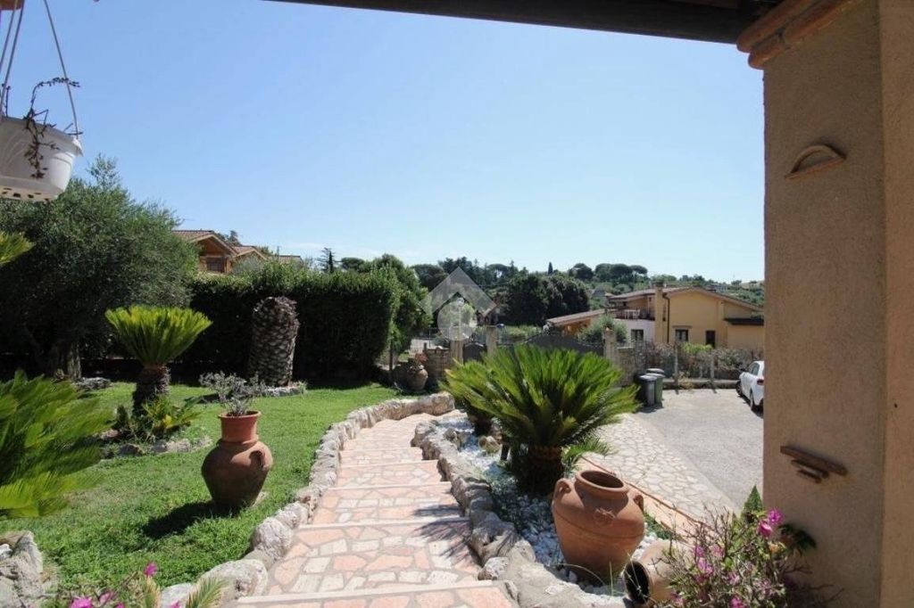 Luxury House for sale in Morlupo, 449 000 €, Photo 1