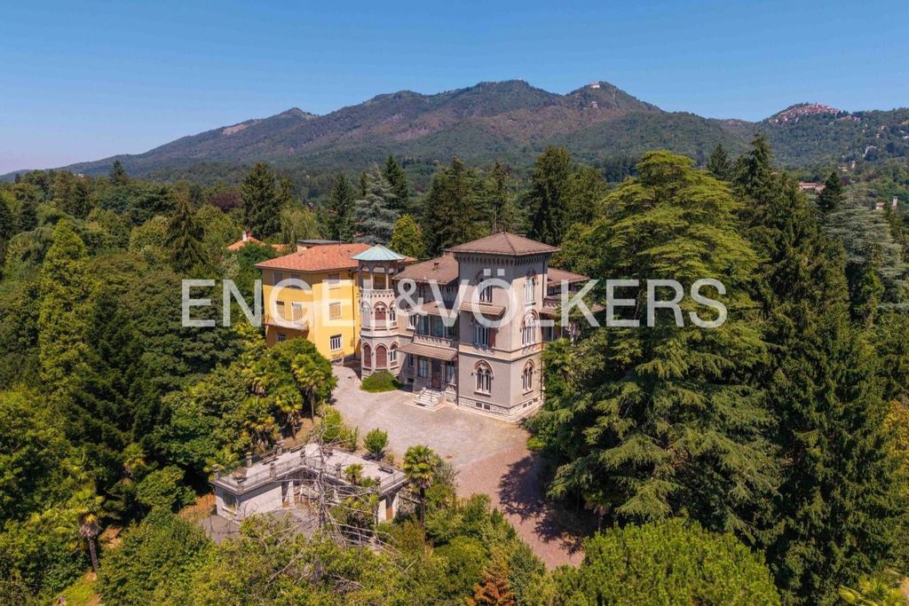 Luxury House for sale in Casciago, 2 350 000 €, Photo 1