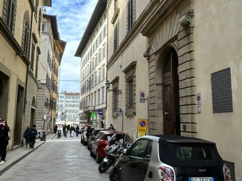 Luxury Apartment for sale in Florence, 765 000 €, Photo 1