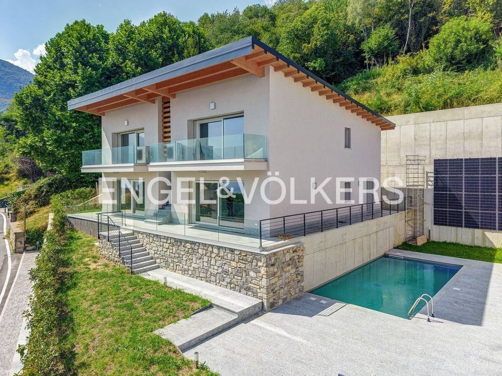 Luxury Apartment for sale in Vercana, 550 000 €, Photo 1