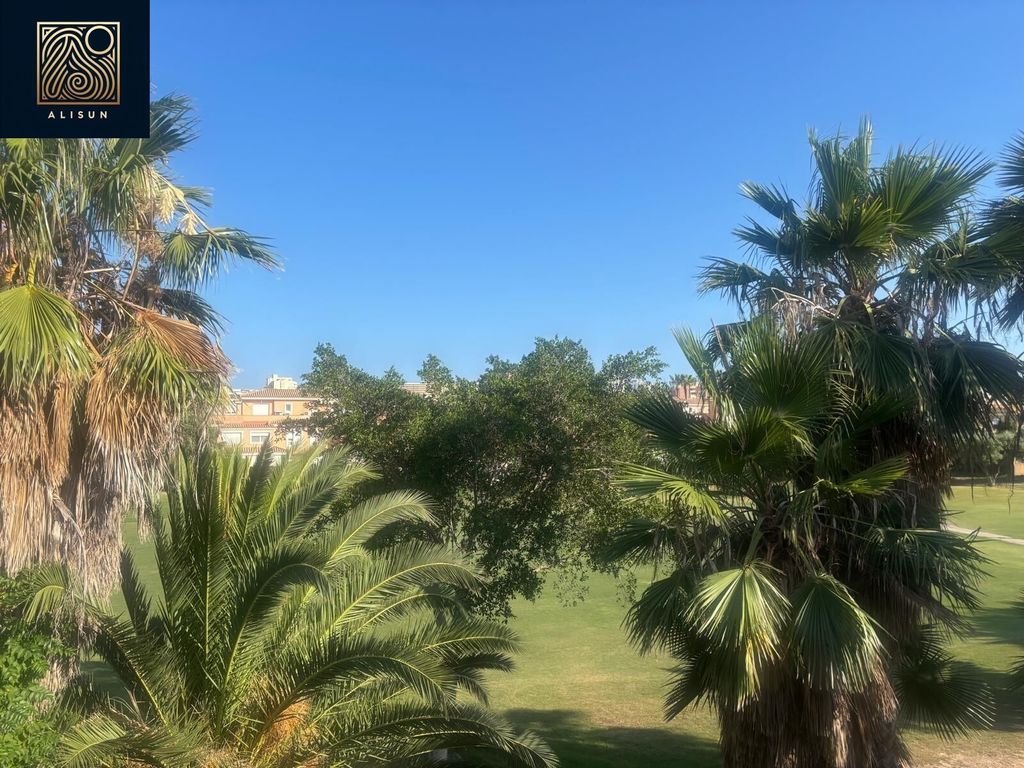 Maison de luxe à vendre à Alicante, 824 000 €, Photo 2